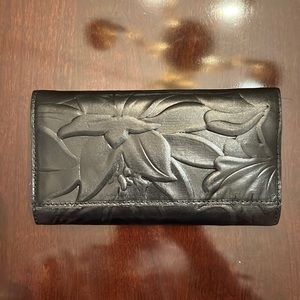 Black Patricia  Nash Wallet